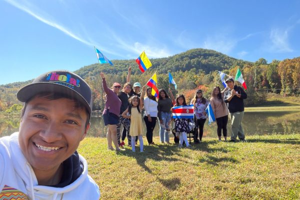 Centro Unido Latino Americano volunteers